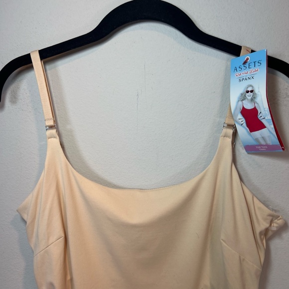 Assets by Spanx Top This Cami Shapewear Nude Beige Slimming Lined NEW Flaw Sz 1X - Picture 3 of 11